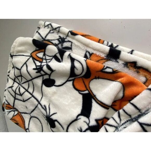Disney Halloween Throw Blanket Mickey Minnie Mouse Pumpkin Jack O Lantern Soft - Picture 4 of 9